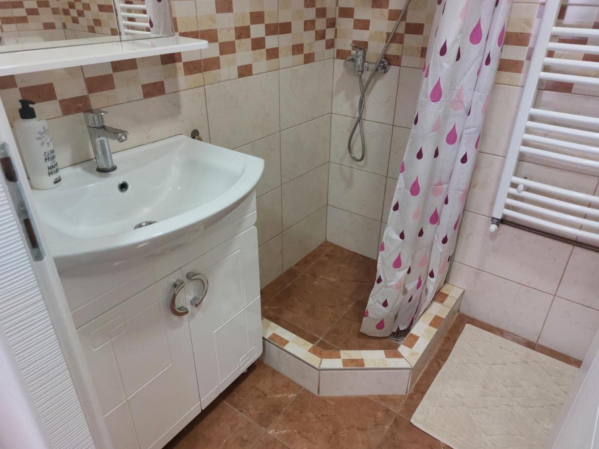 Apartman Centar Sremska Mitrovica Exterior foto